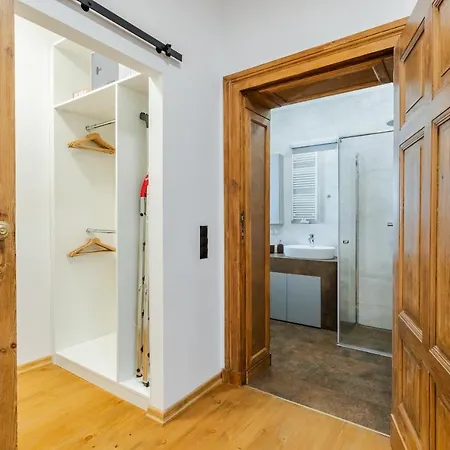 Two Bedroom Very Berry In With Desk By Renters Apartman