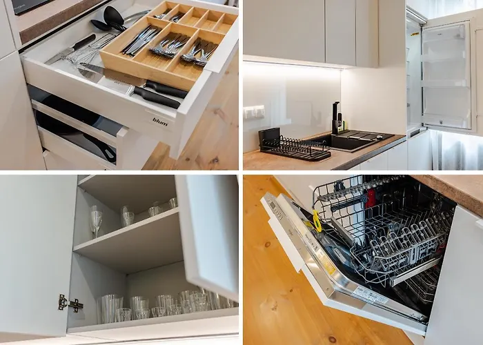 Two Bedroom Very Berry In With Desk By Renters * 포즈난