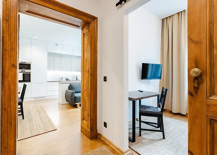 Two Bedroom Very Berry In With Desk By Renters Poznań